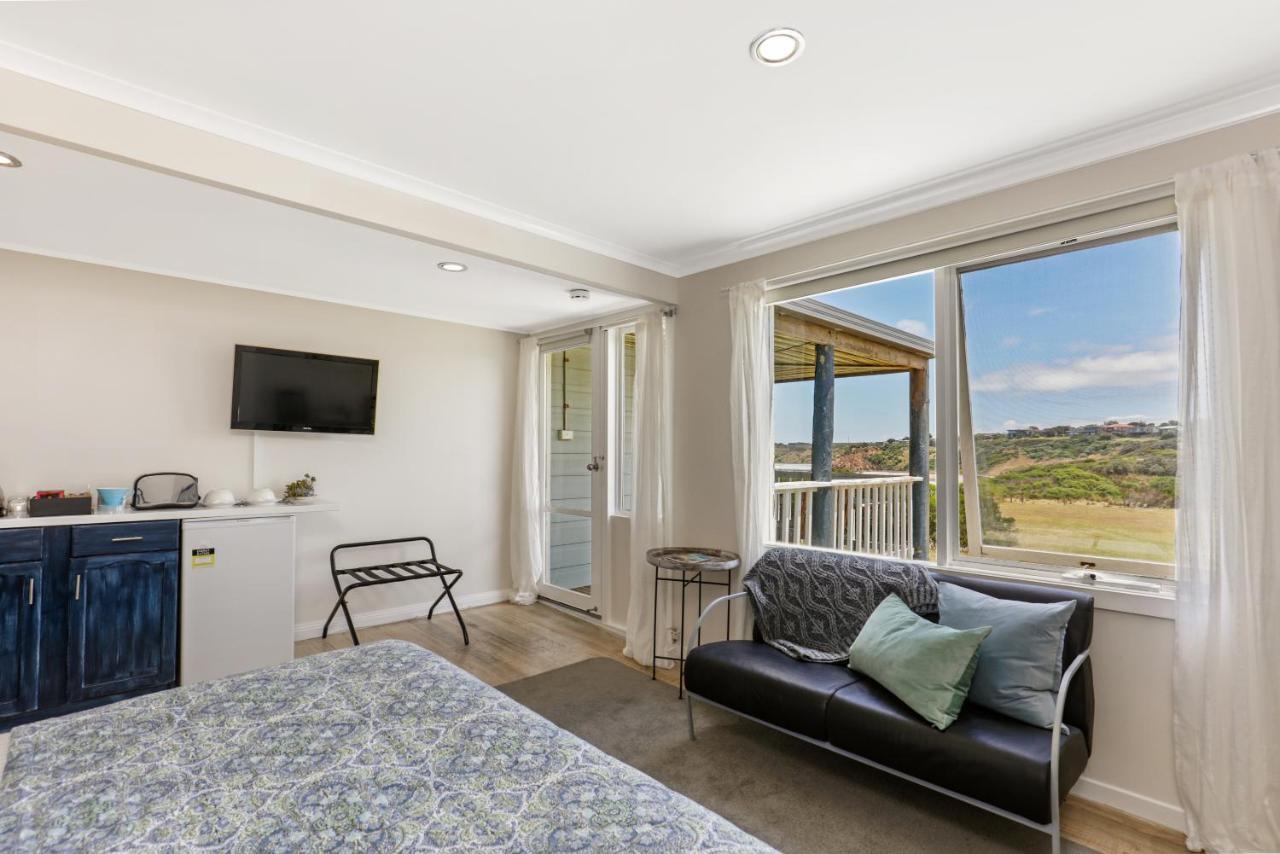Clifftop Hotel Smiths Beach Exterior photo